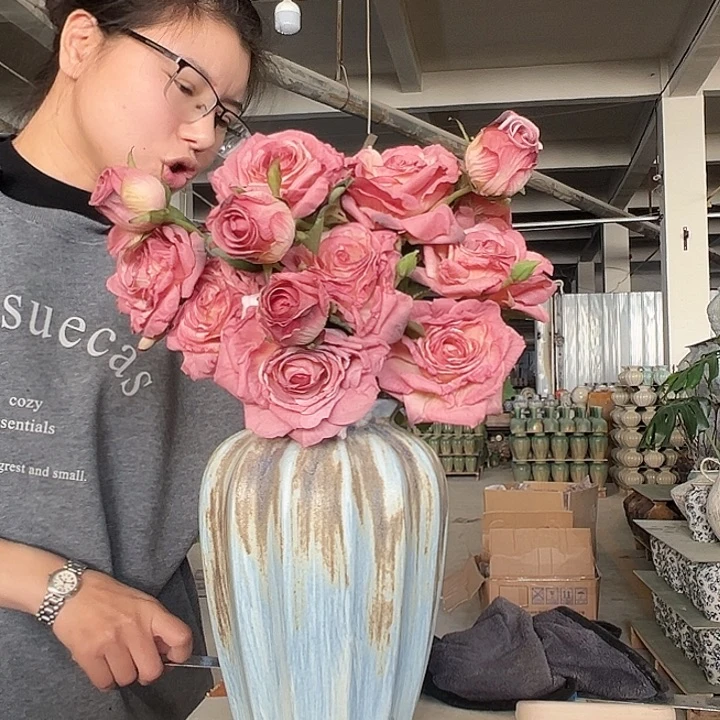 景德镇陶瓷花瓶工厂