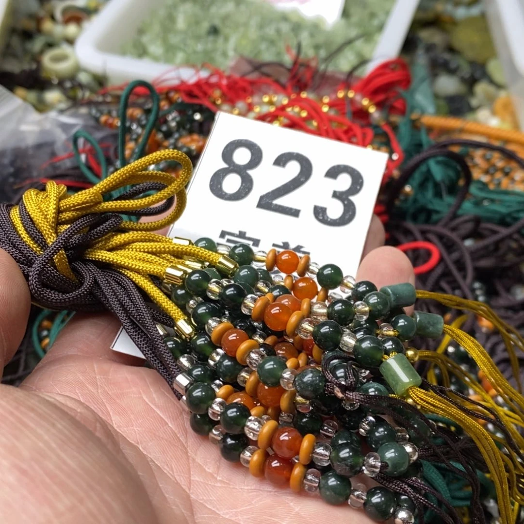 蛇纹石玉挂坠未镶嵌