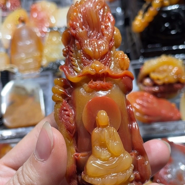 石英质玉（黄龙玉）未镶嵌颈饰