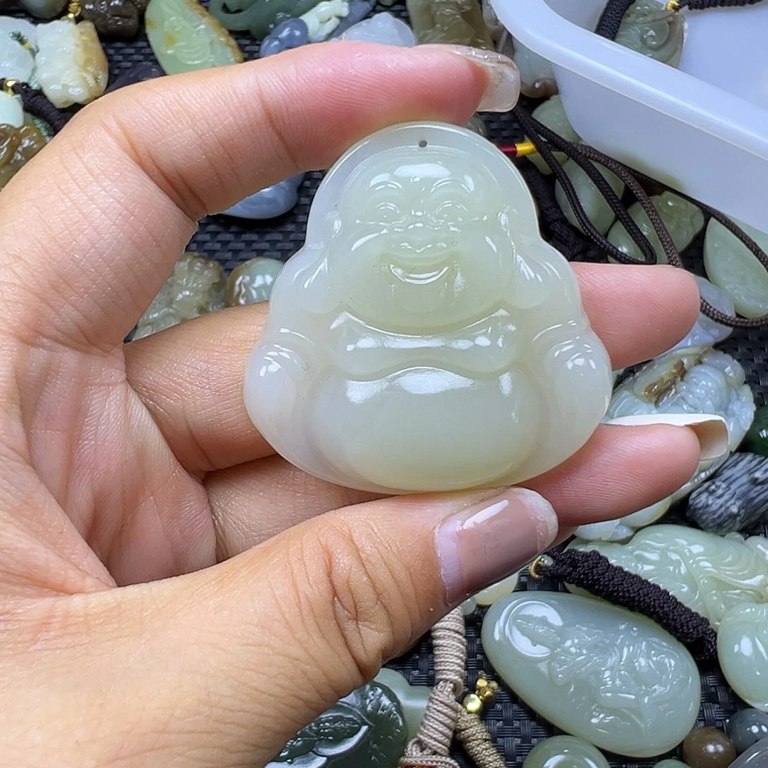 和田玉未镶嵌颈饰微瑕漏，卡45