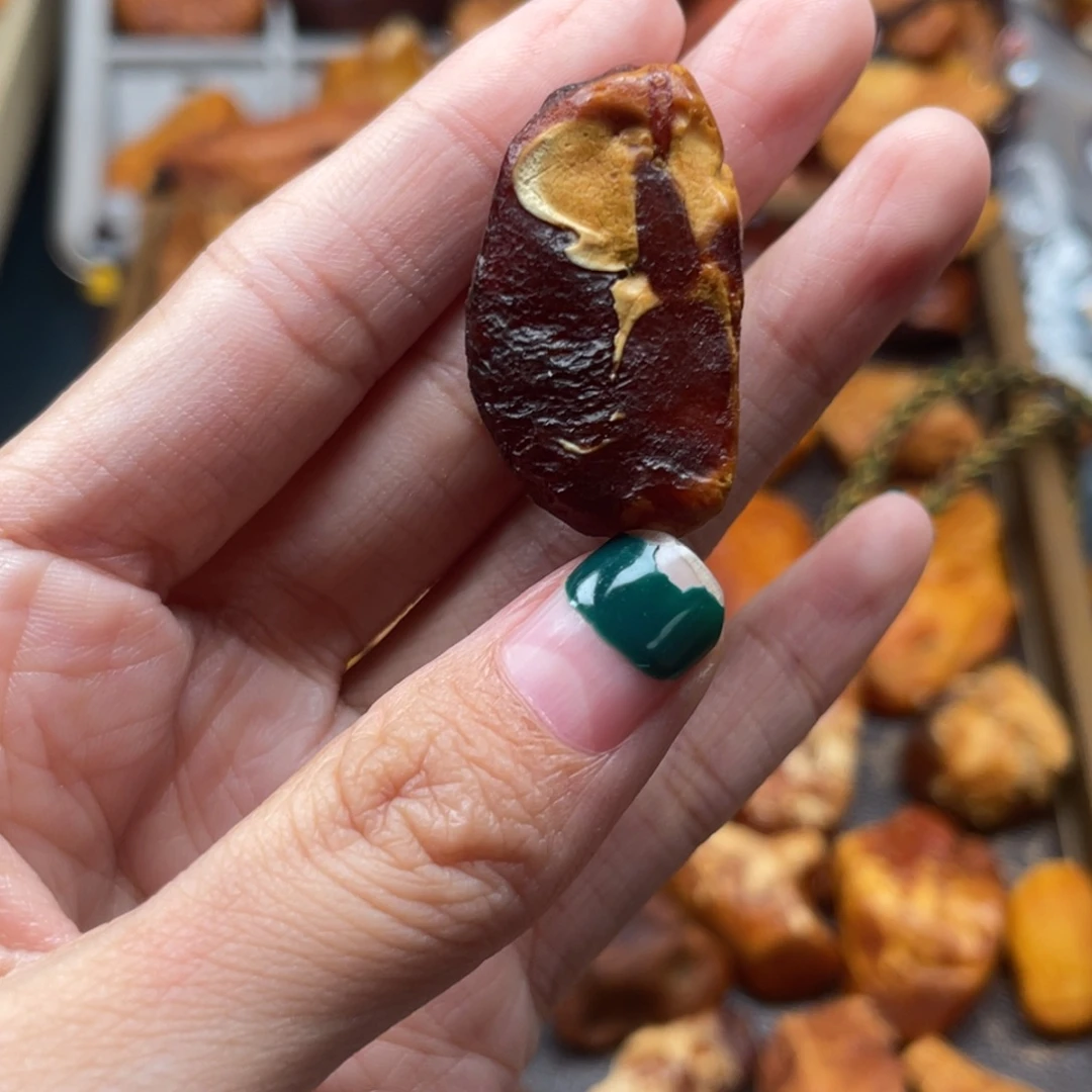 琥珀未镶嵌珠宝奇石