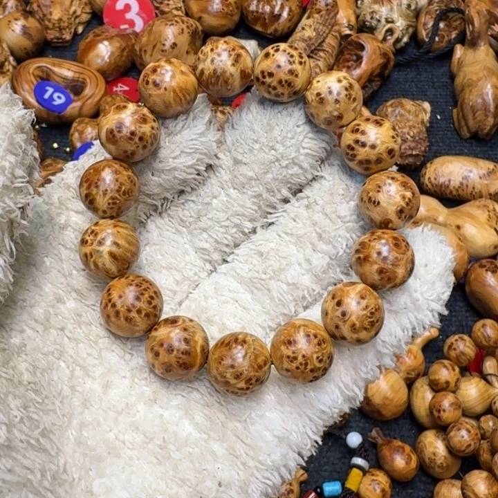 仗****无事牌柏木（崖柏）