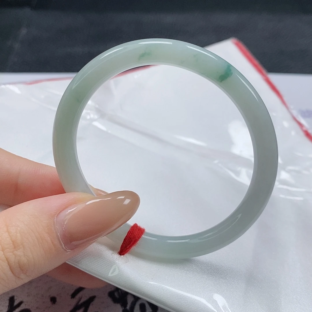 【闪购商品】翡翠手镯（贵妃镯）未镶嵌324号