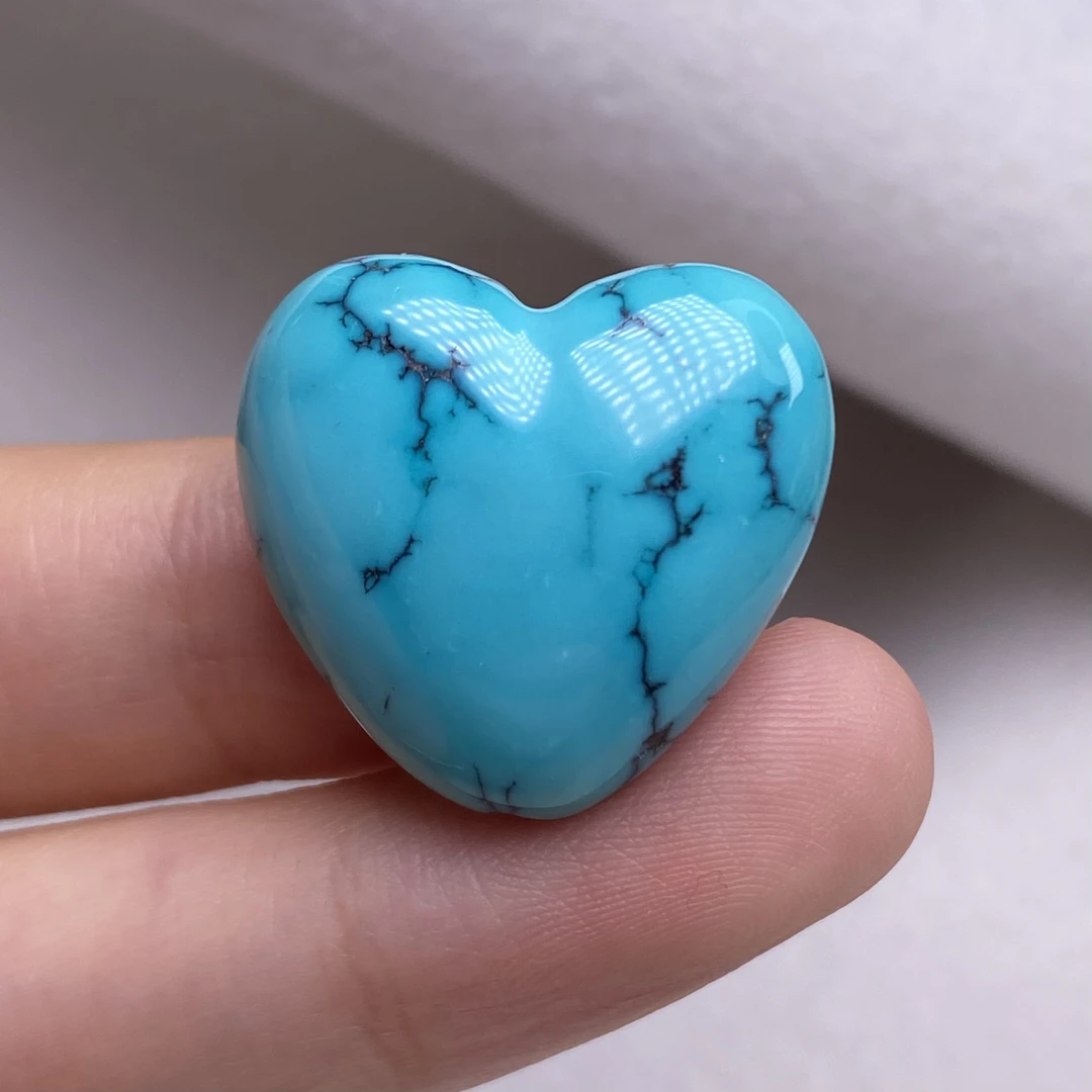 绿松石爱心吊坠瓷釉级玉化料女士吊坠尺寸23x21x10.6mm重8克