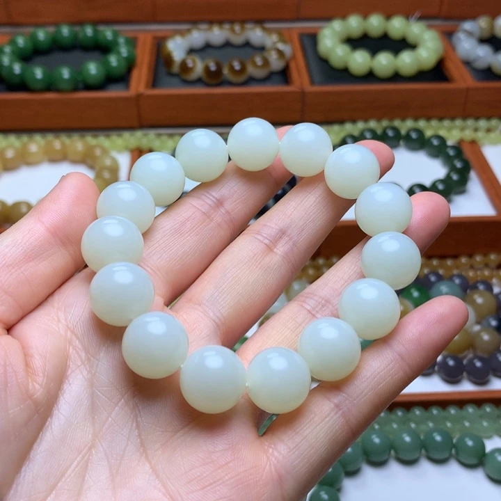 和田玉手串未镶嵌