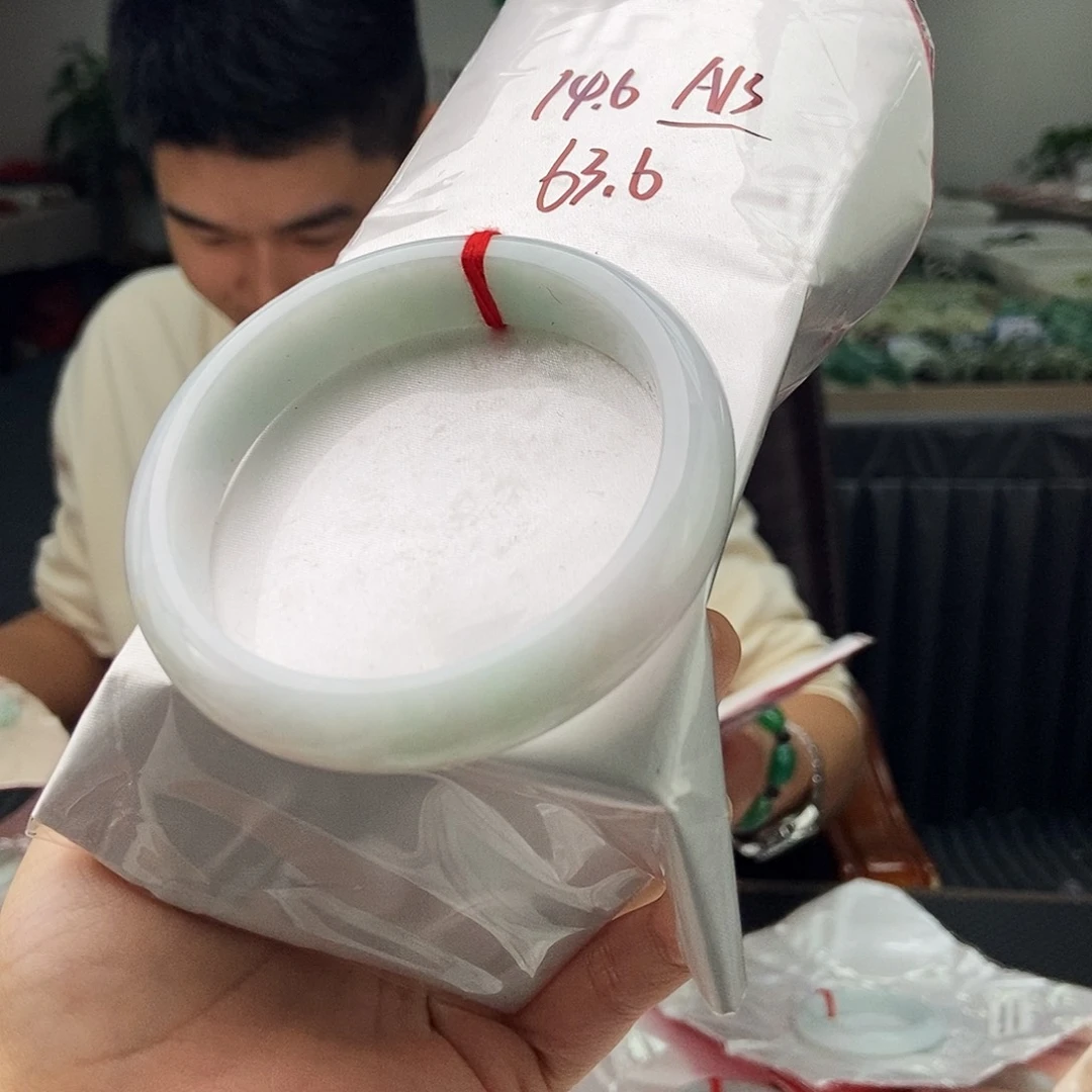 翡翠未镶嵌手镯拍一发一