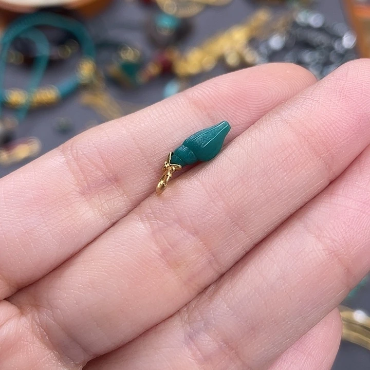 绿松石18K金镶嵌颈饰