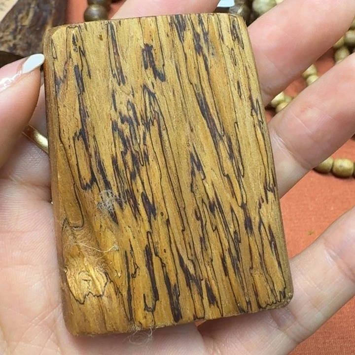 大叶紫檀（黑酸枝木类）