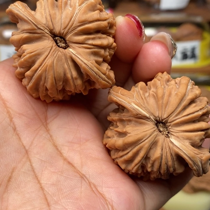 文玩核桃吊坠昆**川47全品四座楼