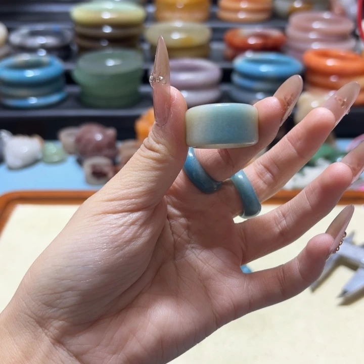 解***）石英岩玉合金手链