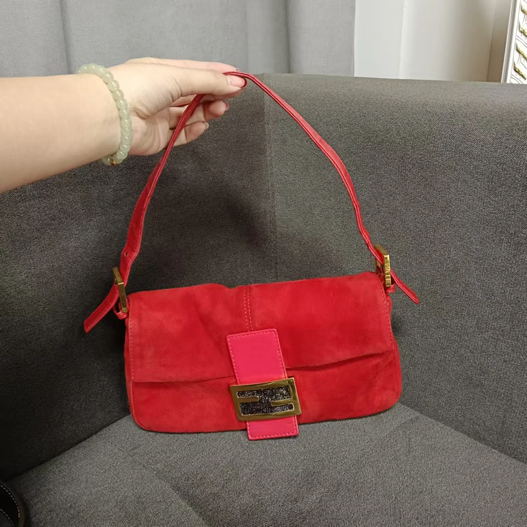 95新 FENDI/芬迪 兔兔奢G专属/芬迪法棍包/230405024