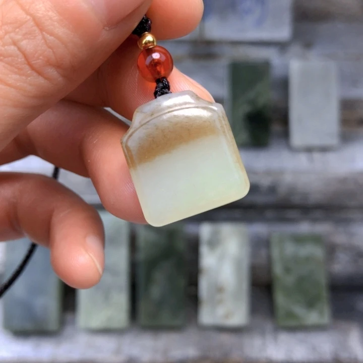 颈饰未镶嵌和田玉