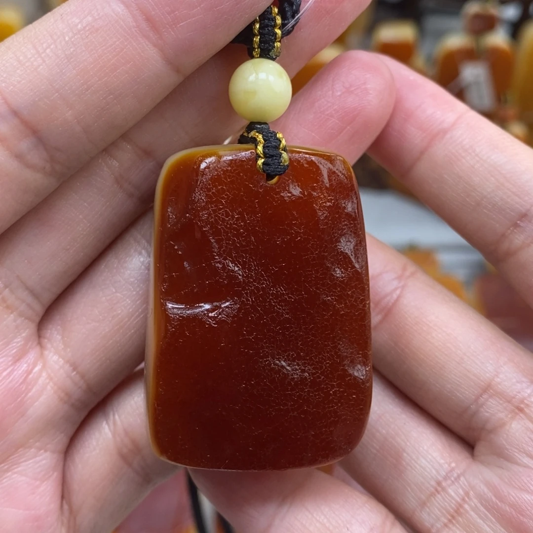 蜜蜡未镶嵌珠宝奇石