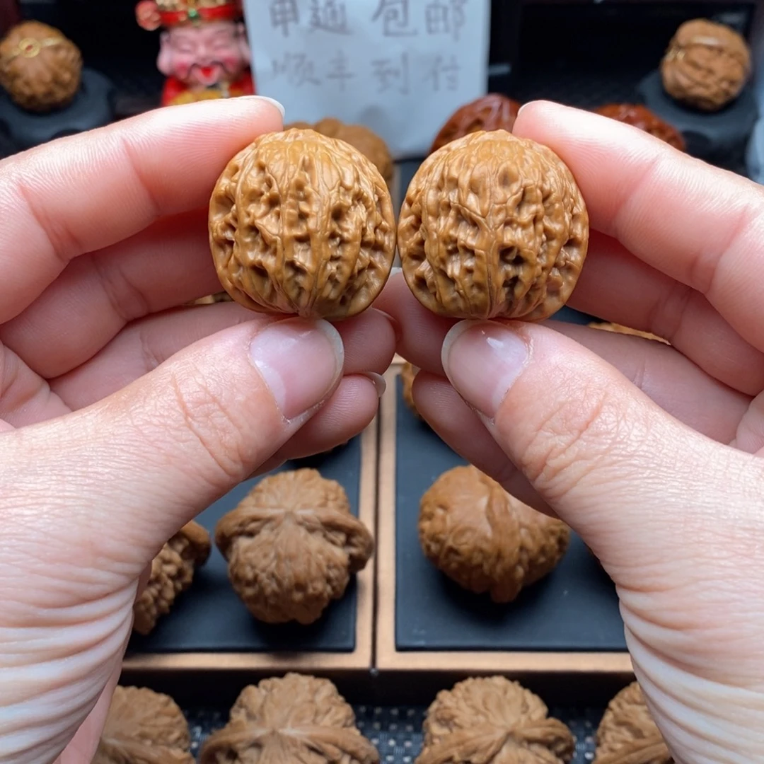 雷***文玩核桃手串龙珠