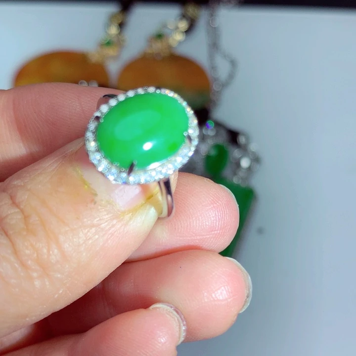 翡翠吊坠(不含链)未镶嵌