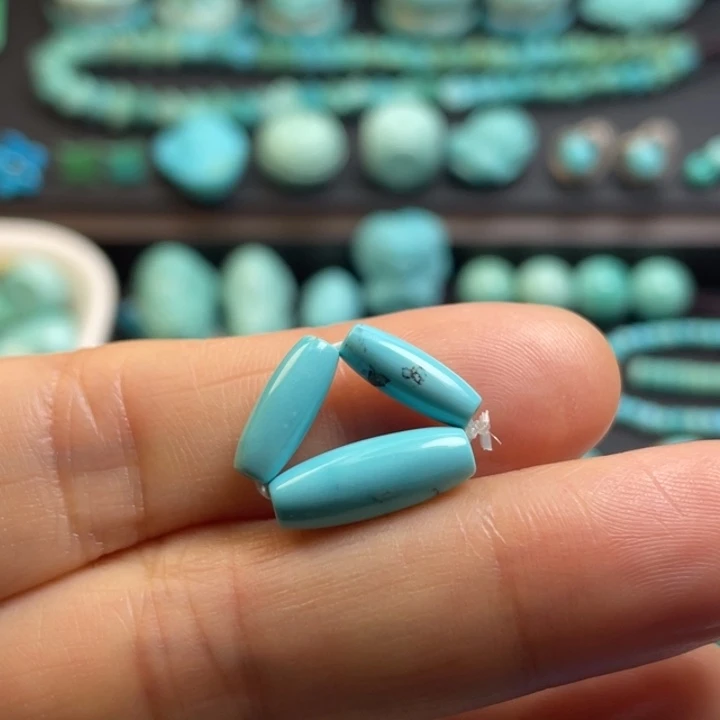 重***生绿松石未镶嵌颈饰