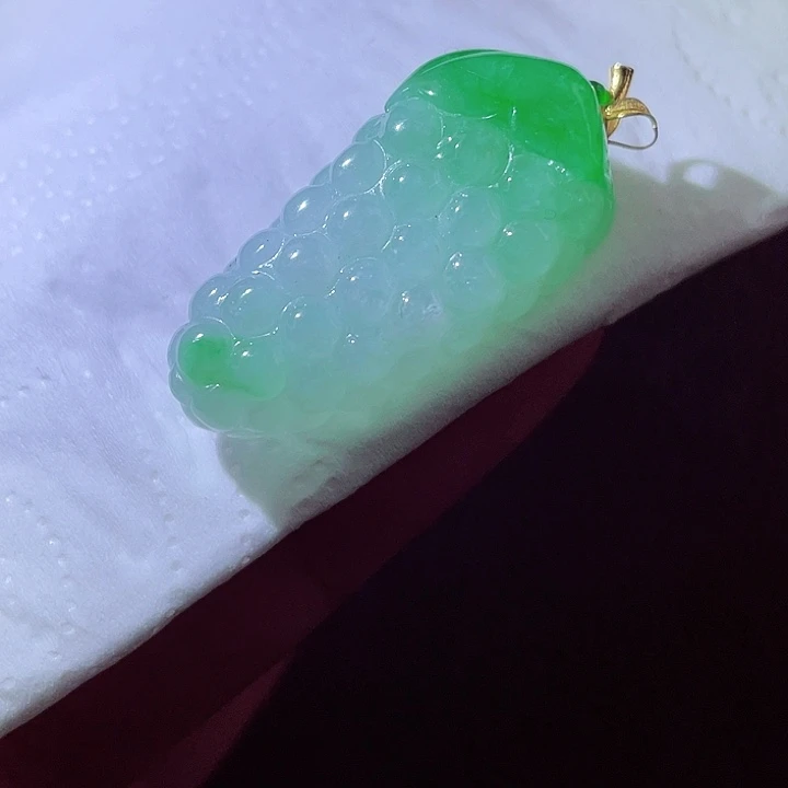 翡翠18K金镶嵌颈饰翡翠