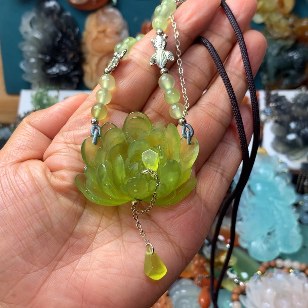 蛇纹石玉未镶嵌挂坠