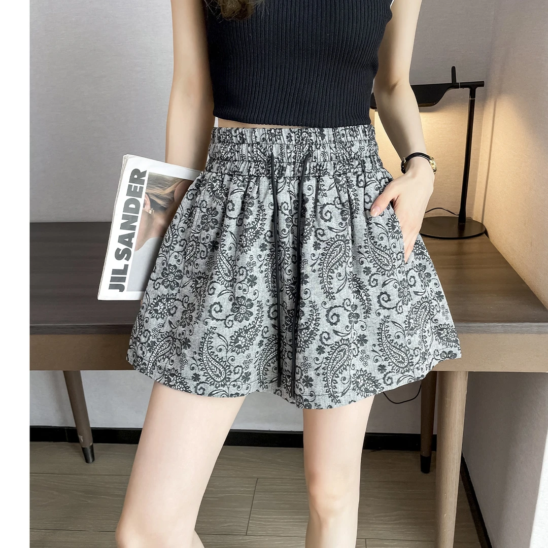 冰丝提花短裤女夏季薄款2025新款印花a字热裤外穿休闲宽松蓬蓬裤