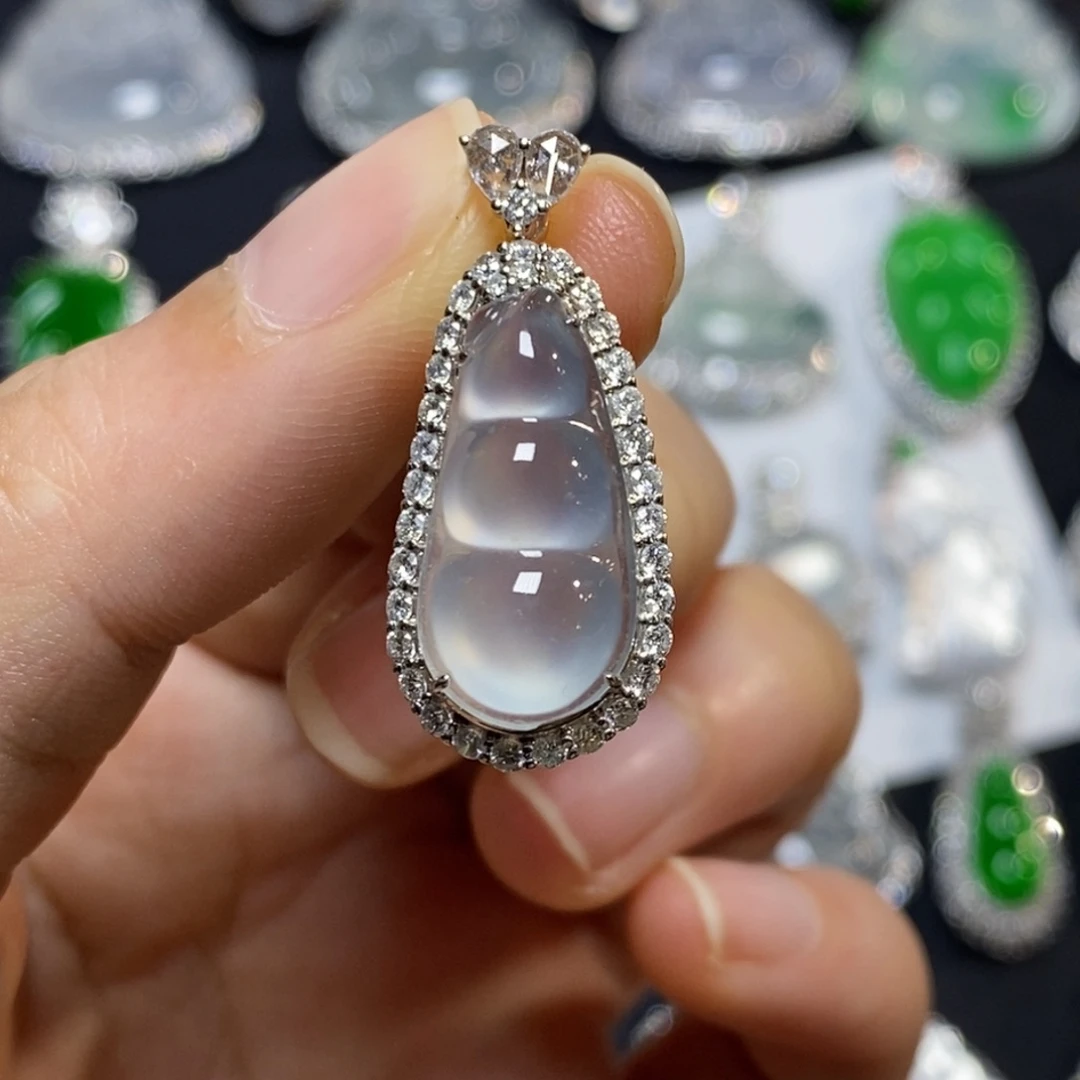 翡翠18K金镶嵌吊坠(不含链)福豆