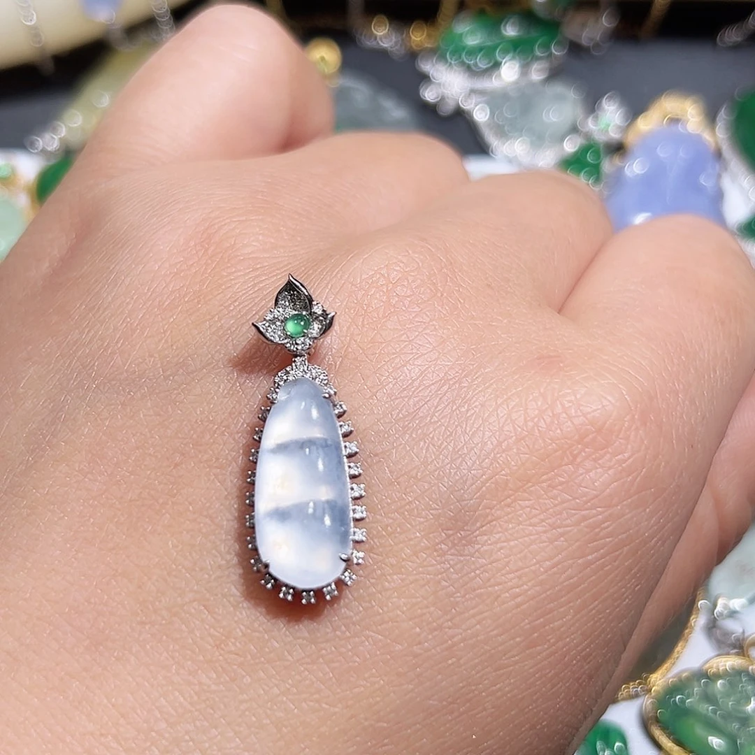 翡翠吊坠(不含链)18K金镶嵌