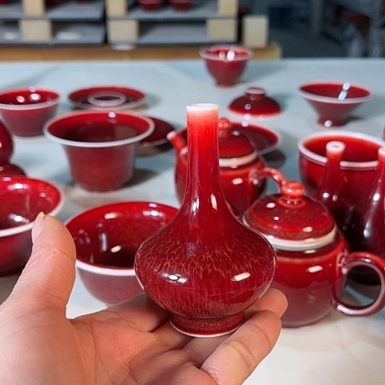 景德镇陶瓷红马坊花瓶