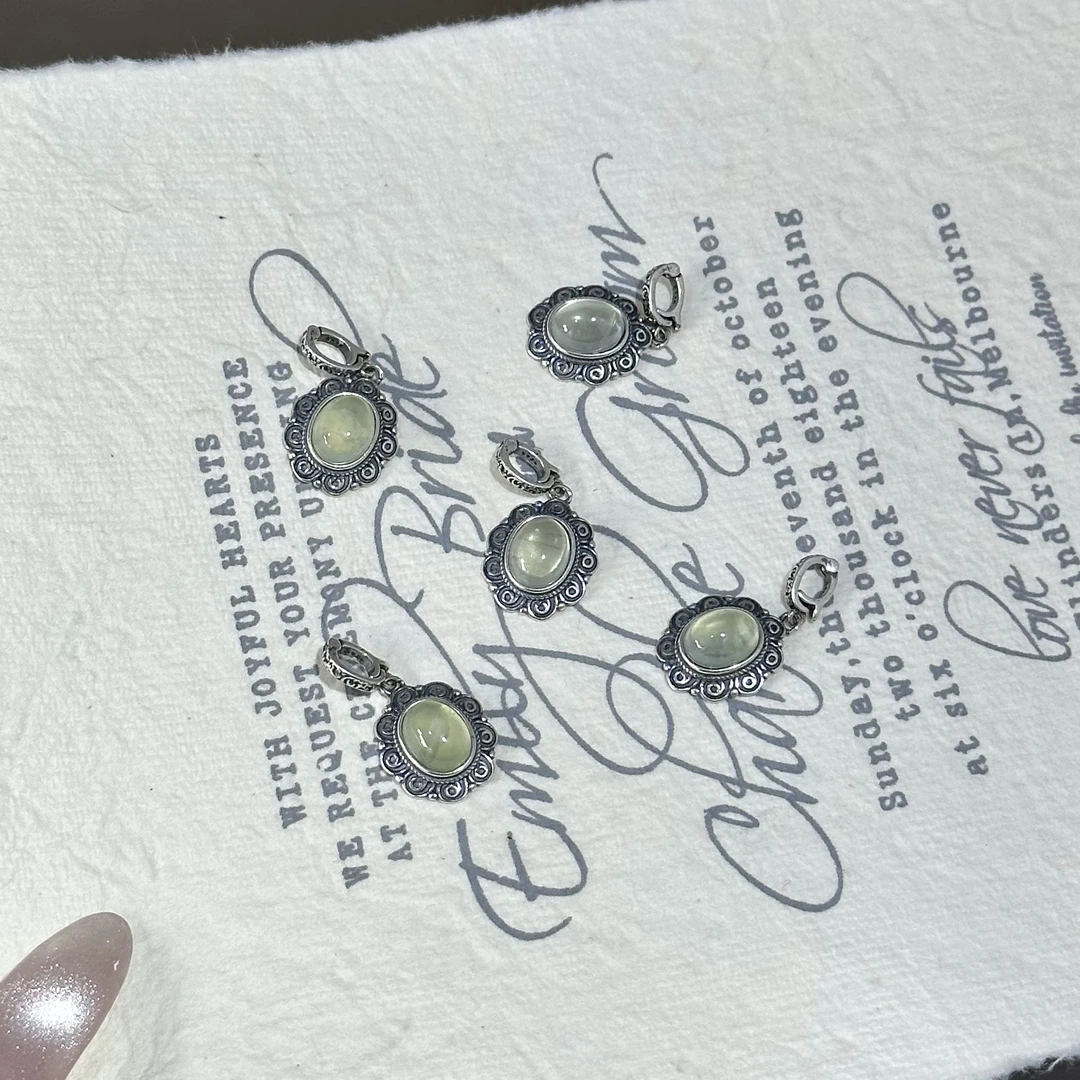 天然葡萄石925银底托吊坠