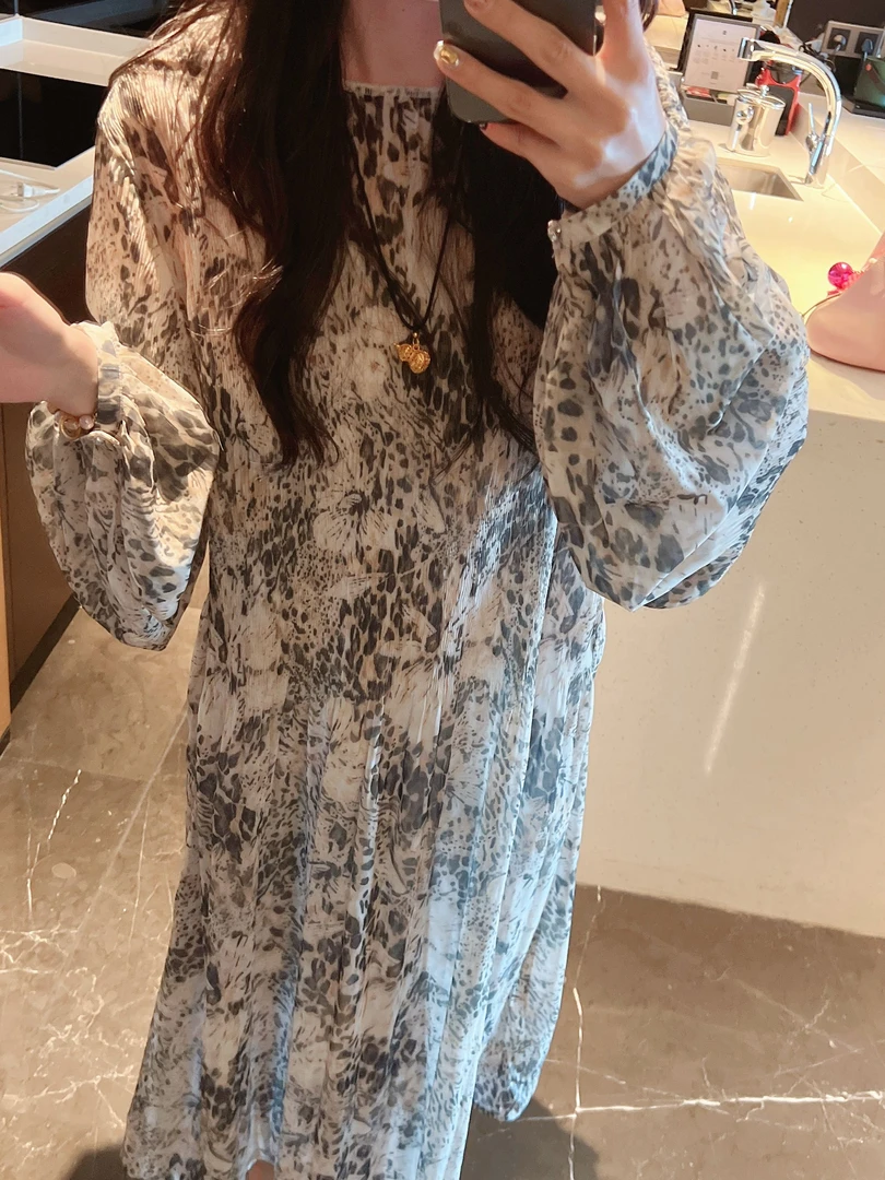 xxxwxz王希之  碎花雪纺压褶长袖连衣裙(带内衬吊带裙）#Z1998