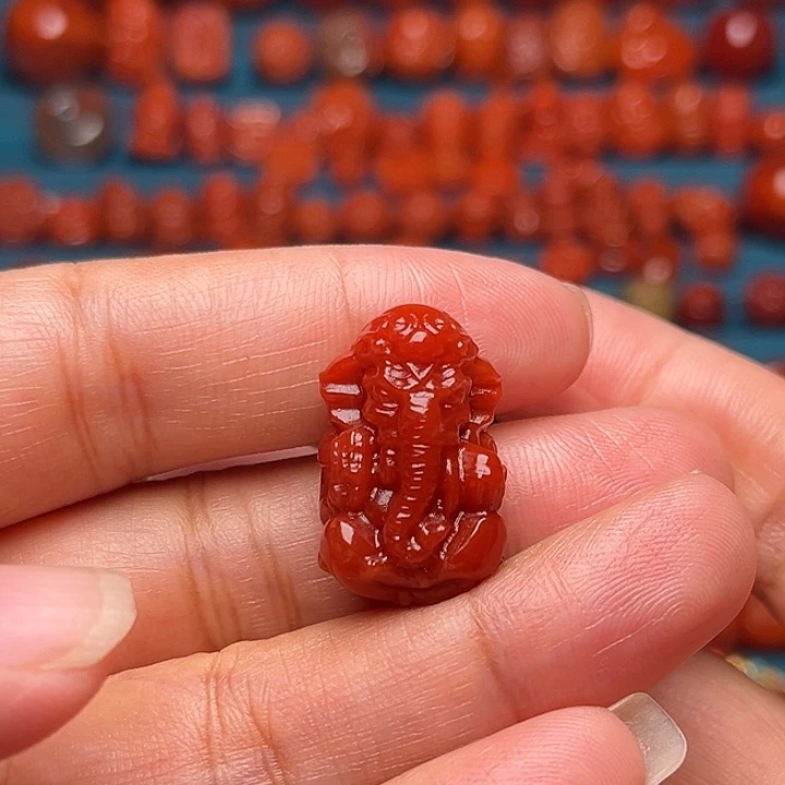 未镶嵌配饰南红玛瑙象神背云23.9mm