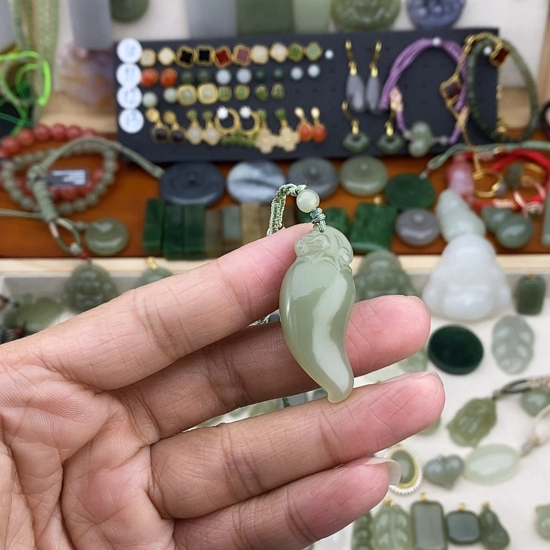 和田玉未镶嵌吊坠(不含链)