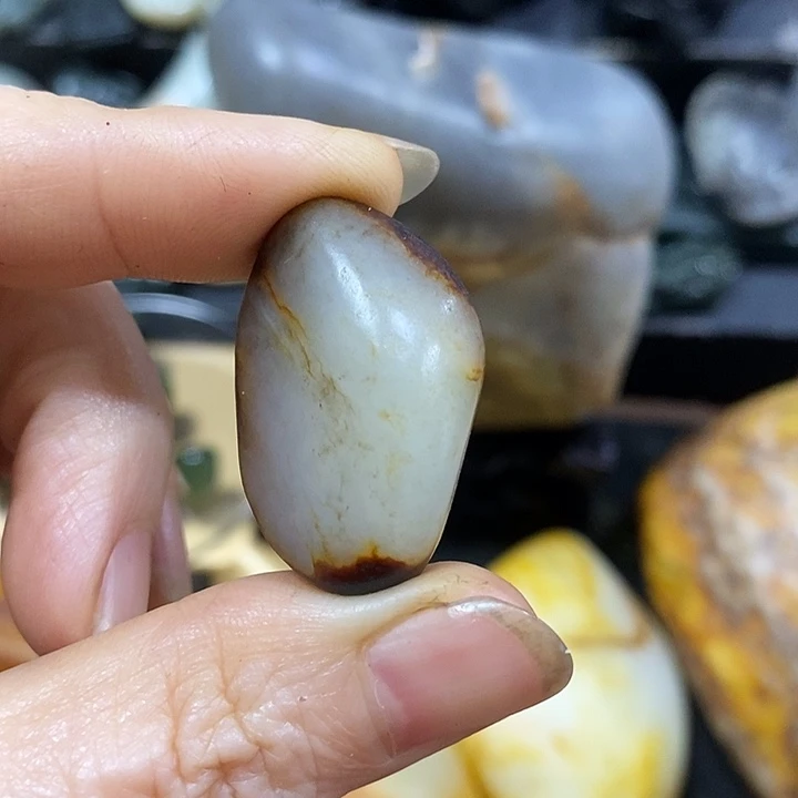 中***人和田玉（糖玉）未镶嵌挂件