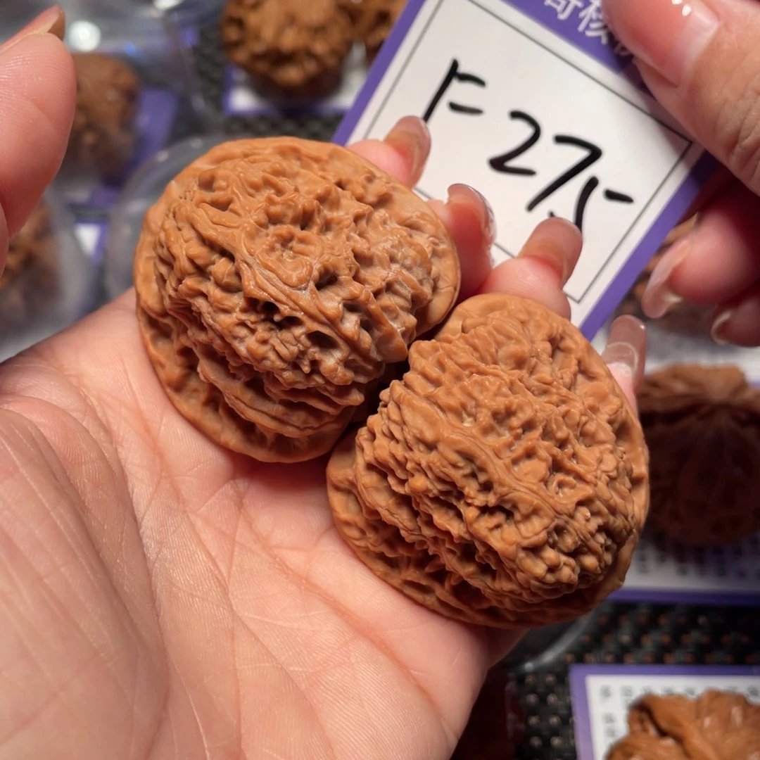 桃核把件275号南疆石42