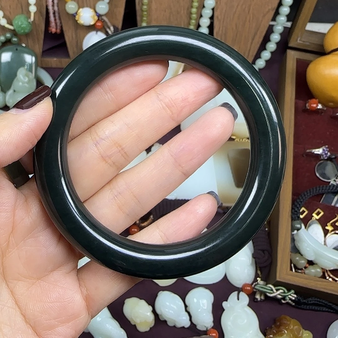 金***️和田玉未镶嵌手镯