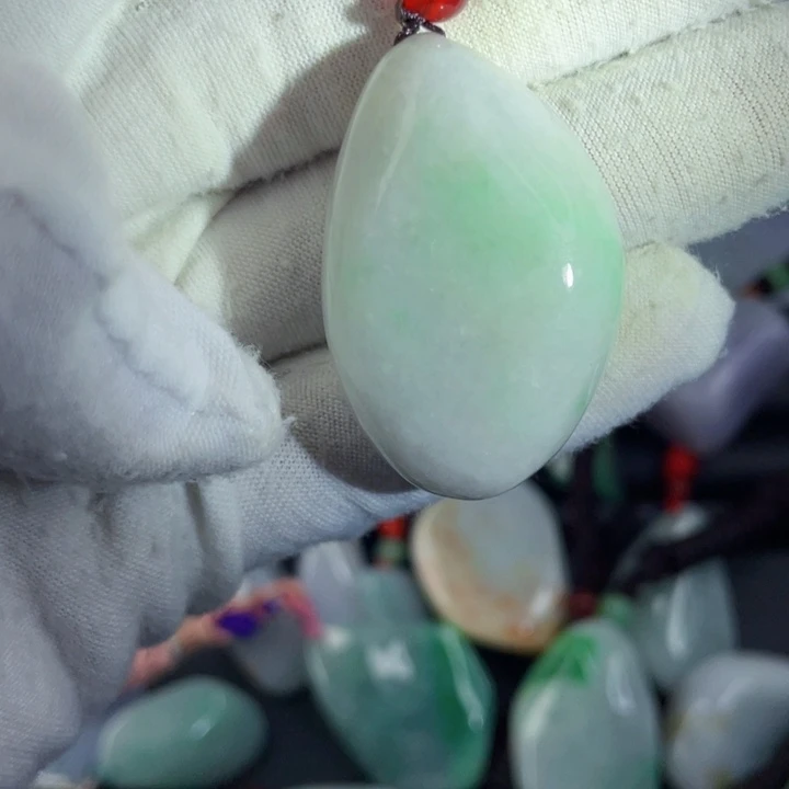 翡翠未镶嵌挂件片料