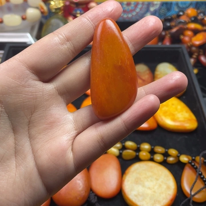 成***家和田玉未镶嵌颈饰