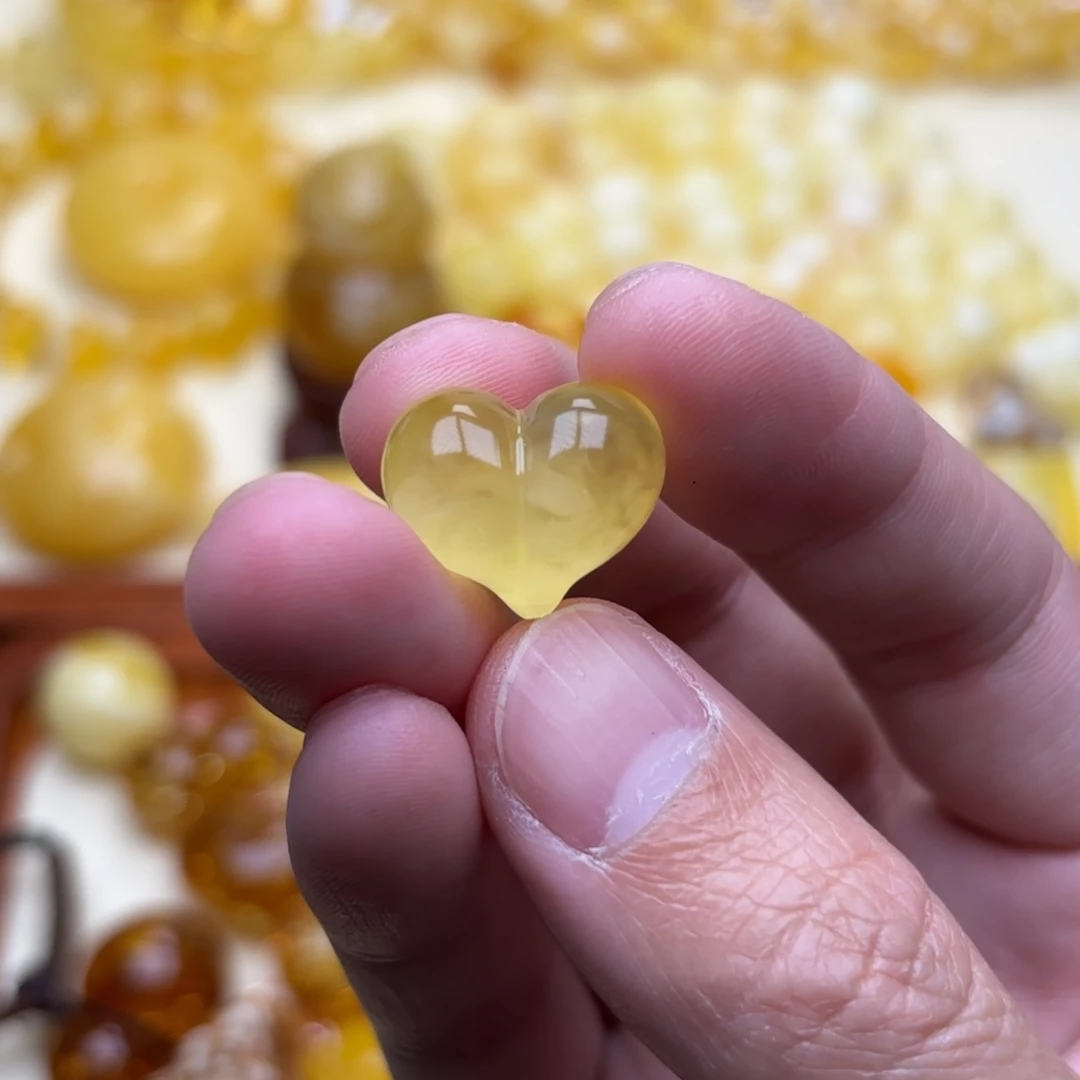 琥珀未镶嵌裸石02