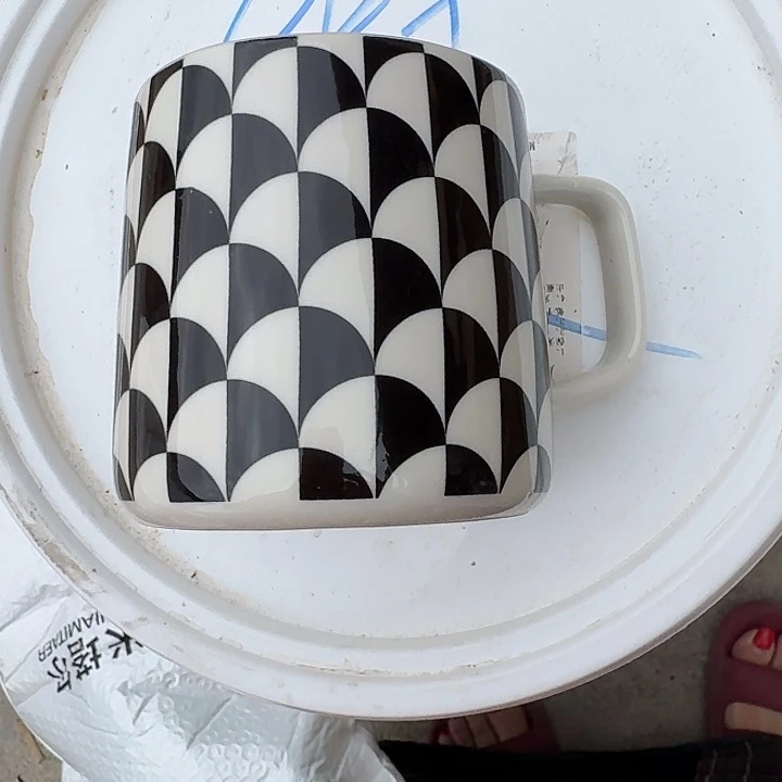 外贸尾单高温陶瓷微瑕几何马克杯