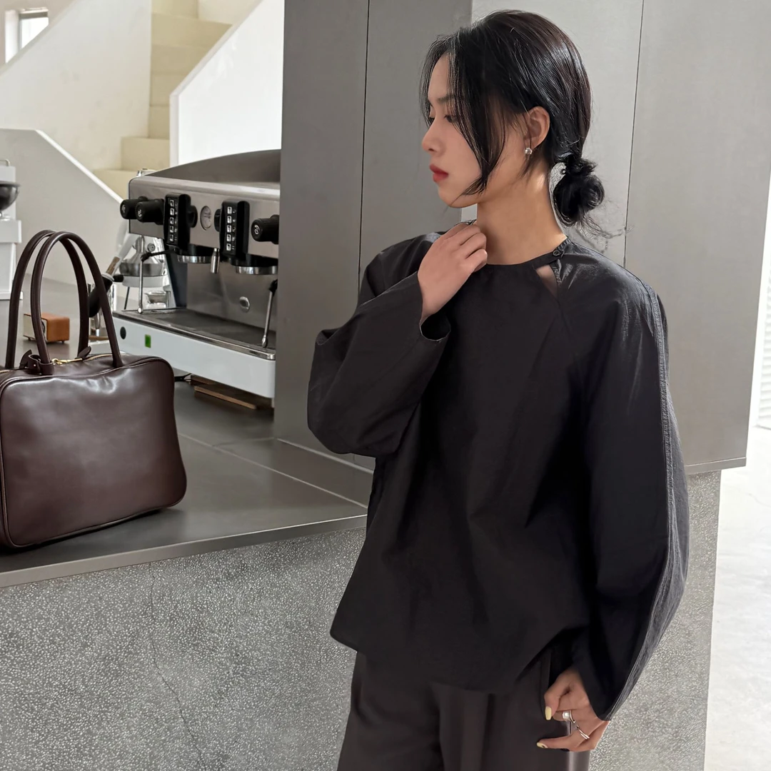 Pada嘻&RIVA【拼接袖】韩系高级 设计领口时尚衬衫 047 Hi Fortune