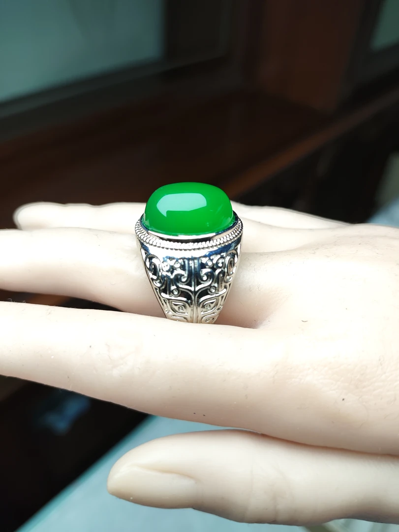 天然高冰绿玛瑙玉髓鸽子蛋戒指开口戒图腾