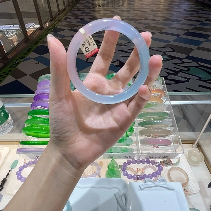 翡翠手镯未镶嵌翡翠手镯