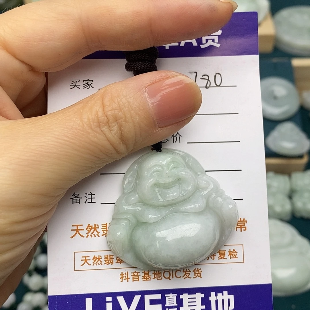 翡翠未镶嵌颈饰佛公