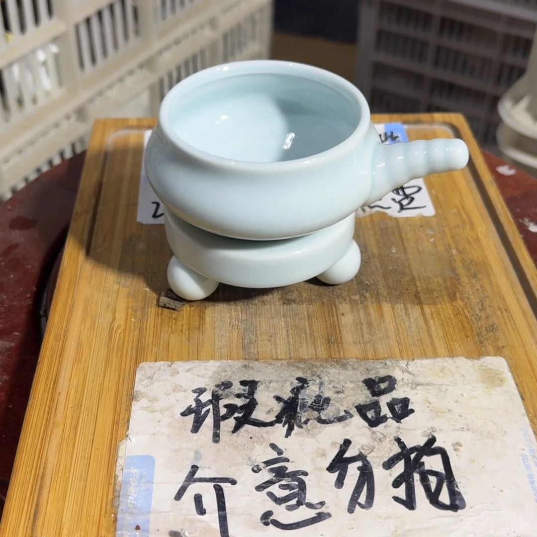 瑕疵介意勿拍陶瓷器皿A985