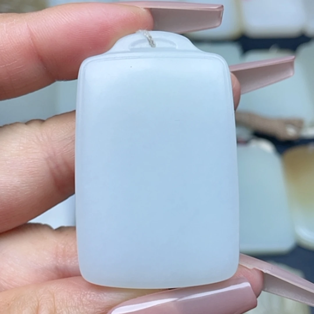 【闪购商品】颈饰未镶嵌和田玉