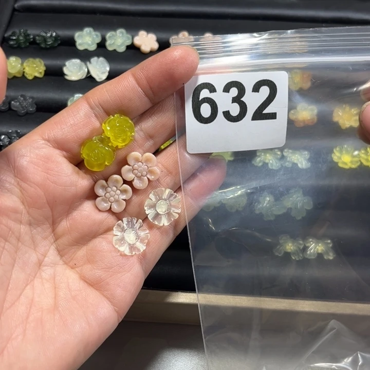 蛇纹石玉耳饰未镶嵌爱*丝