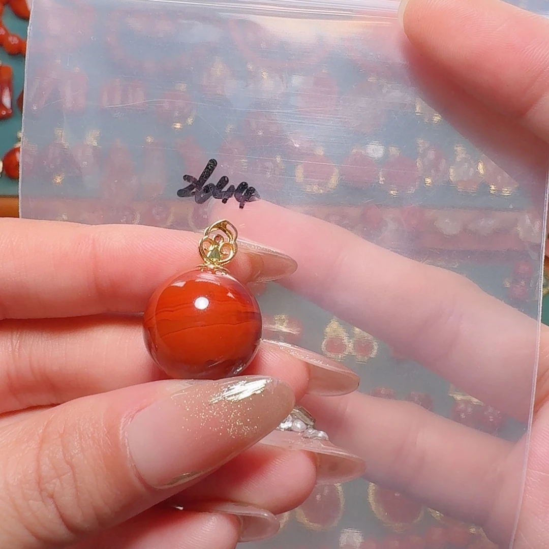 南红玛瑙18K金镶嵌吊坠