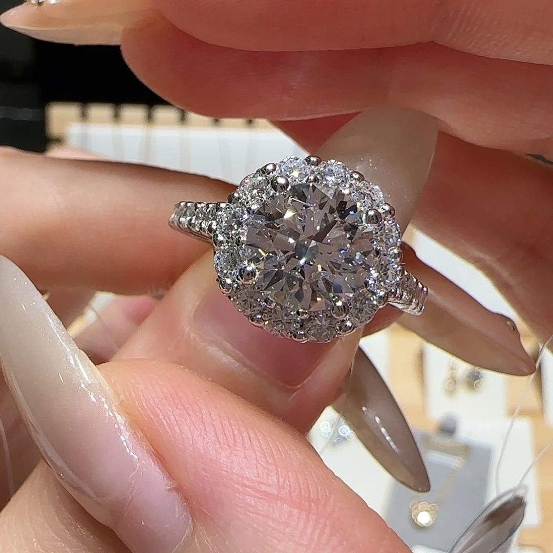 铂Pt950镶嵌实验室培育钻石2卡豪镶圆包VVS 16