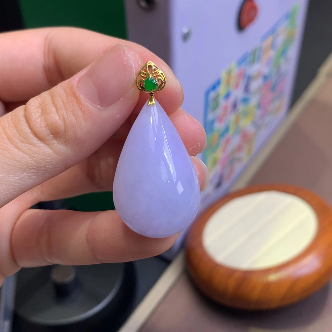 翡翠18K金镶嵌颈饰翡翠