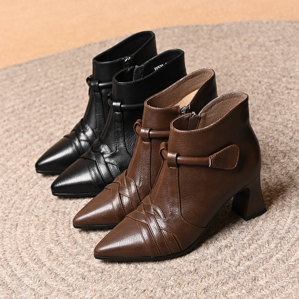 尖头编织粗跟侧拉链短靴女2025秋冬新款时尚百搭魔术贴短筒马丁靴