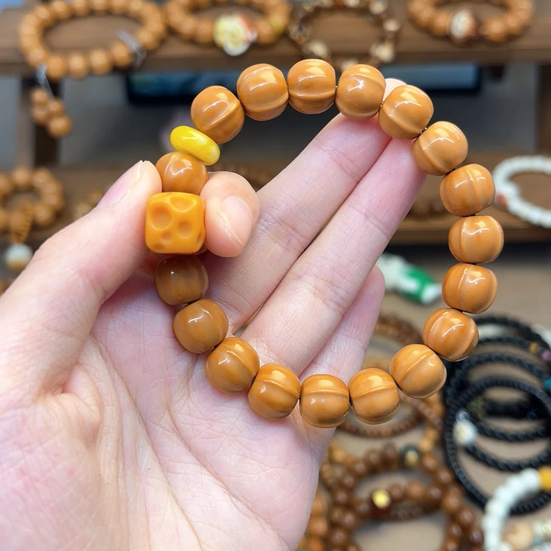 猴头核桃手串?****?搭配奶酪