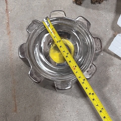 微瑕，不能明火，口径11厘米一个烟灰缸